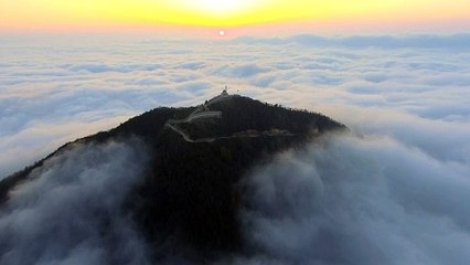 cloud-landscape-and-mosque-at-the-top-of-the-mountain-9799-hd-ready