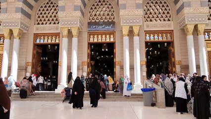 medina-saudi-arabia-on-march-2-2024-point-of-view-of-a_43098912