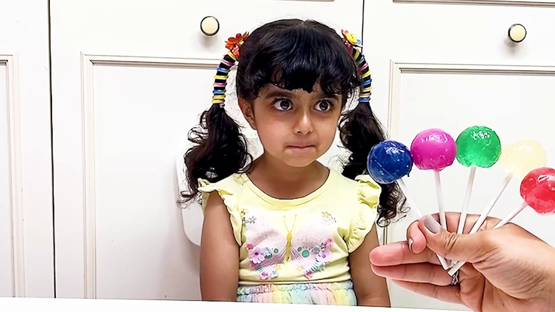 ⁣Learning colors for toddler