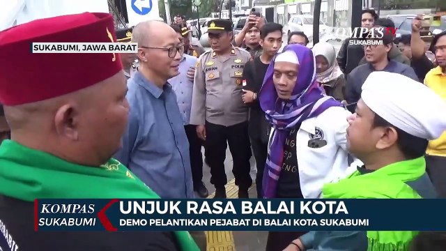 Demo Pelantikan Pejabat Di Balai Kota Sukabumi