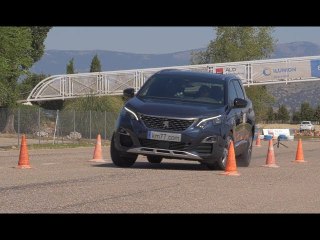 Peugeot 5008 2017 - Maniobra de esquiva (moose test) y eslalon | km77.com