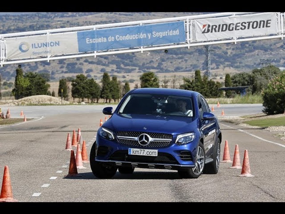 Mercedes-Benz GLC 350e Coupé 2017 - Maniobra de esquiva (moose test) y eslalon | km77.com