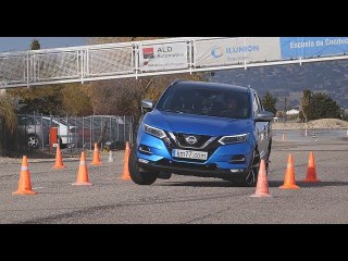 Nissan Qashqai 2017 - Maniobra de esquiva (moose test) y eslalon | km77.com