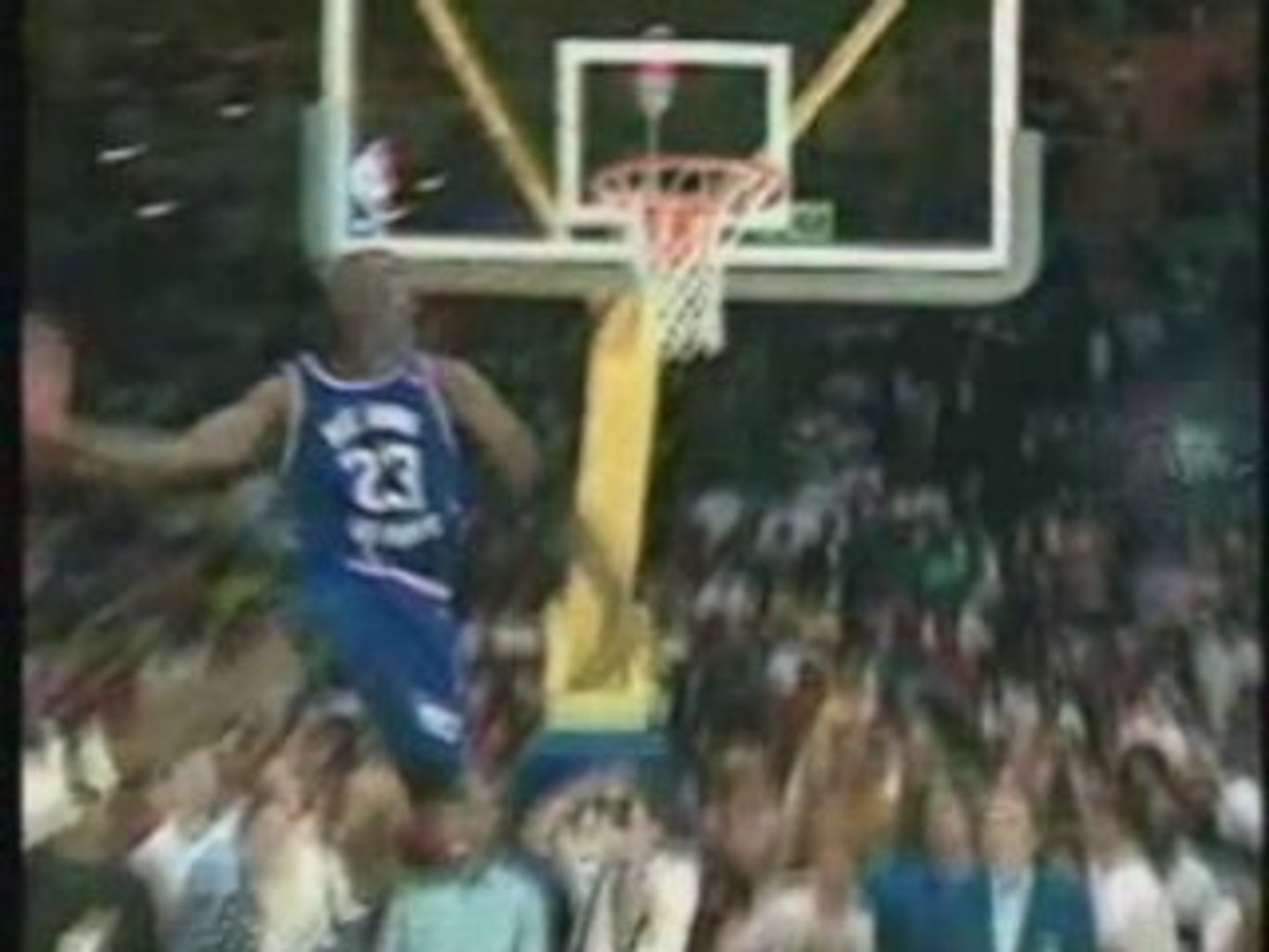 Michael Jordan Rare dunk from Magic Johnson Charity Game - video Dailymotion