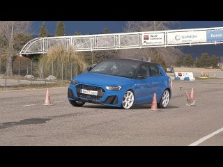 Audi A1 Sportback 2019 - Maniobra de esquiva (moose test) y eslalon | km77.com