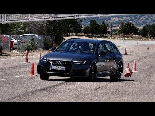 Audi RS 4 Avant 2018 - Maniobra de esquiva (moose test) y eslalon | km77.com