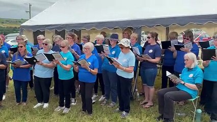 ‘I’m on the top of the world’ by Copplestone Community Choir at Coldridge Fete, video by Alan Quick IMG_6374