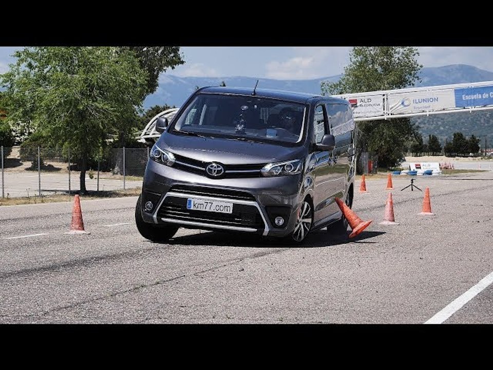 Toyota PROACE Verso 2016 - Maniobra de esquiva (moose test) y eslalon | km77.com
