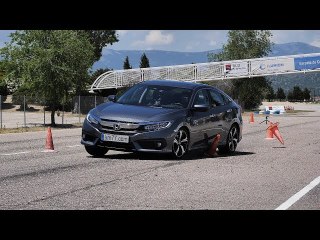Honda Civic Sedán 2017 - Maniobra de esquiva (moose test) y eslalon | km77.com