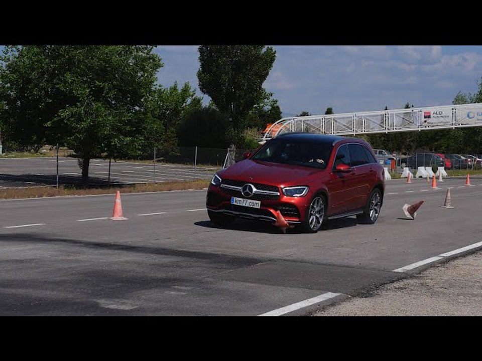 Mercedes-Benz GLC 2019 - Maniobra de esquiva (moose test) y eslalon | km77.com