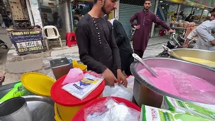 Original Banana Milkshake Strawberry juice Making Roadside Crushed ice Refreshing Street