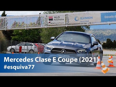 Mercedes Benz E Coupé (2021) - Maniobra de esquiva ( Moose test) y eslalon | km77.com