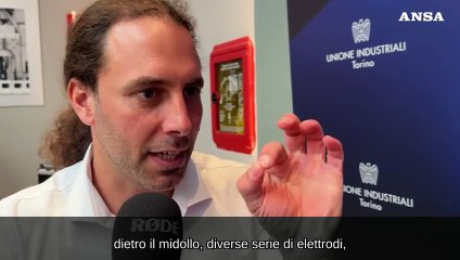 Lesione totale del midollo, ora cammina grazie all'IA