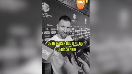 El gesto del Dibu con Messi mientras atendía a los medios