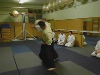 Aihanmi katate dori ikkyo by OnlineAikido.com