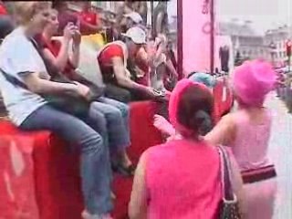 PUB CONTRE LE VIRUS DU SIDA : GAY PRIDE