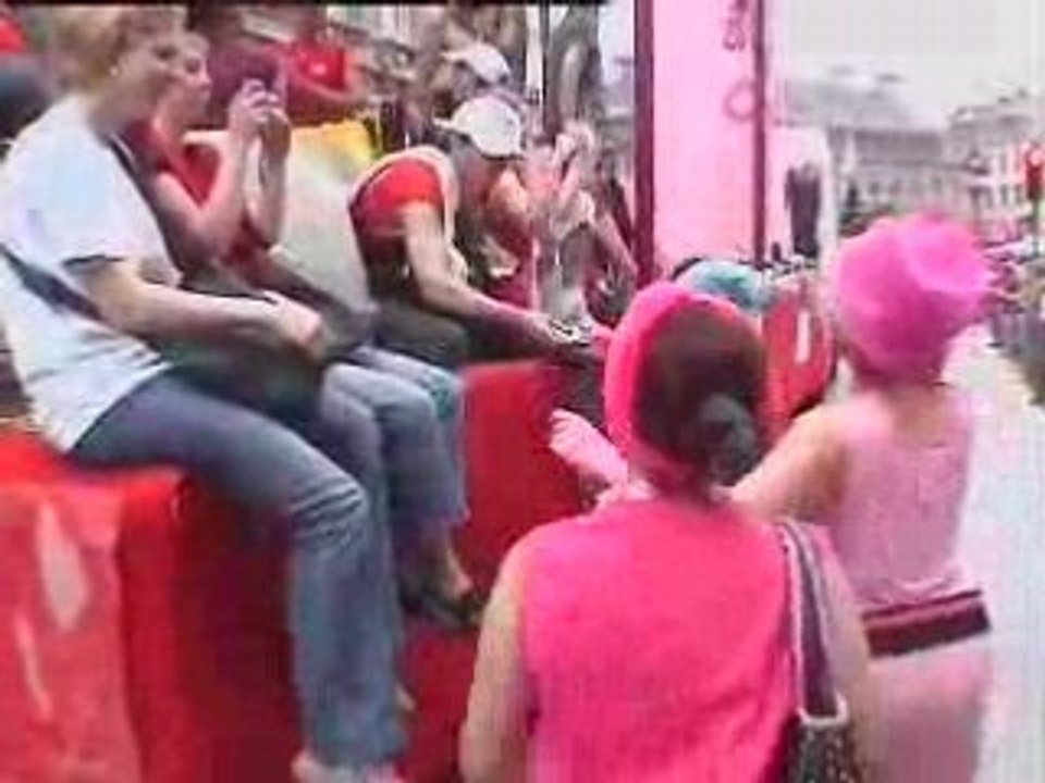 PUB CONTRE LE VIRUS DU SIDA : GAY PRIDE