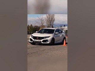 Maniobra de esquiva del Honda Civic Type R 2017 ¿Será mejor el Type R 2023? #esquiva77 #shorts