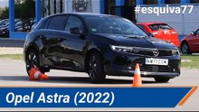 Opel Astra 2021 - Maniobra de esquiva (moose test) y eslalon | km77.com