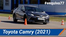 Toyota Camry 2021 - Maniobra de esquiva (moose test) y eslalon | km77.com