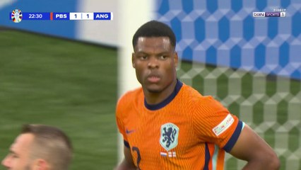 Euro 2024 : Dumfries se rachète en sauvant un ballon de Foden sur sa ligne !