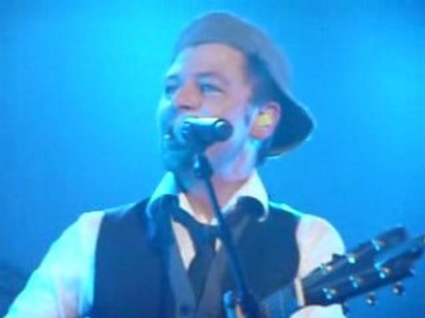 Christophe MAE va voir ailleurs ANGERS (partie1)