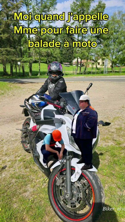 Oui dans notre couple nous sommes tres primaires, enfin surtout moi  #Meme  #moto #goodvibes
