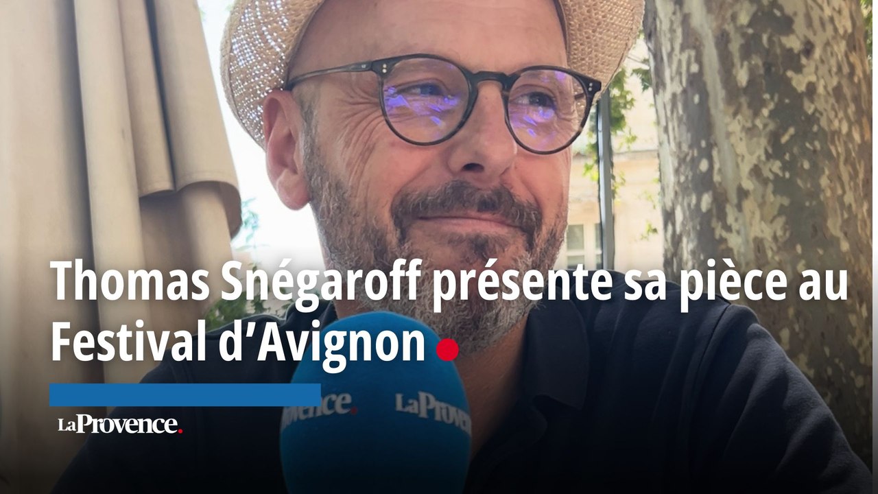 "Ils ne méritent pas tes larmes" : Thomas Snégaroff présente sa pièce au Festival d'Avignon
