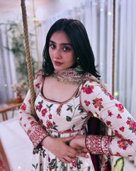 Dur e Fishan in Eastern dress 