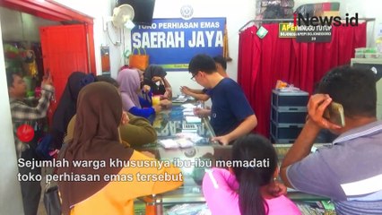Jelang Tahun Ajaran Baru, Toko Emas di Bojonegoro Diserbu Warga