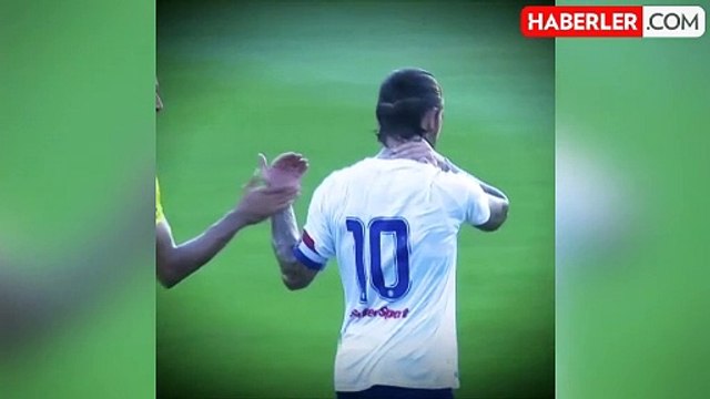 Fenerbahçe'nin hazırlık maçında ortalık bir anda karıştı! İki futbolcu, boğaz boğaza kavga etti