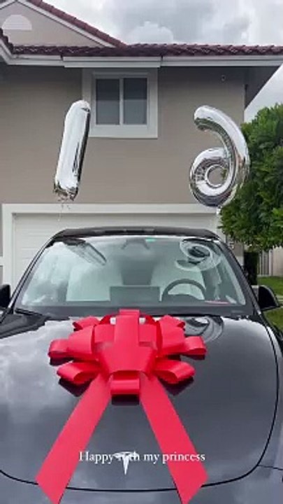 ¡Jencarlos Canela sorprende a la hija de Gaby Espino en su cumpleaños!