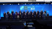 Vertice Nato, foto di gruppo per i leader a Washington