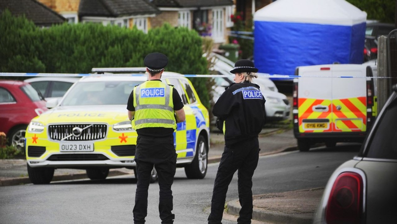 Drei Frauen mit Armbrust getötet
