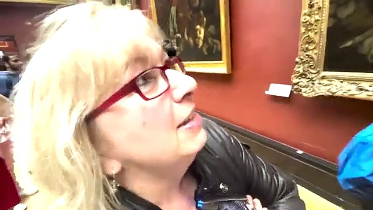 Dom's Diary Episode 22 - A freebie up The Louvre.  More Parisian adventures from Dom.mp4