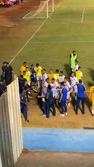 Dünya şokta! Polis saha ortasında futbolcuyu vurdu!