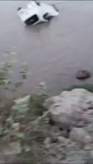 سمبڑیال سیالکوٹ نہر میں گاڑی ڈوب گئی ،