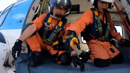 Rescatan a una bañista a 80 km de la playa de la que desapareció 36 horas antes en Japón