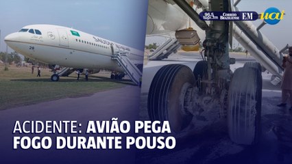 Avião com 297 passageiros pega fogo durante pouso no Paquistão
