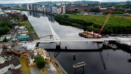 Govan-Partick bridge installed over River Clyde