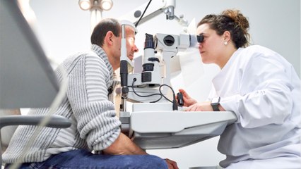 Biene sticht man ins rechte Auge: Sein Leben wird zum Albtraum