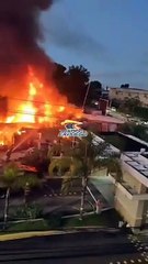 Incendio devora deposito en la avenida Monumental