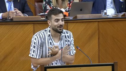 El '304' de Yamal se cuela en el Parlamento andaluz tras las "barbaridades" de Vox sobre inmigración