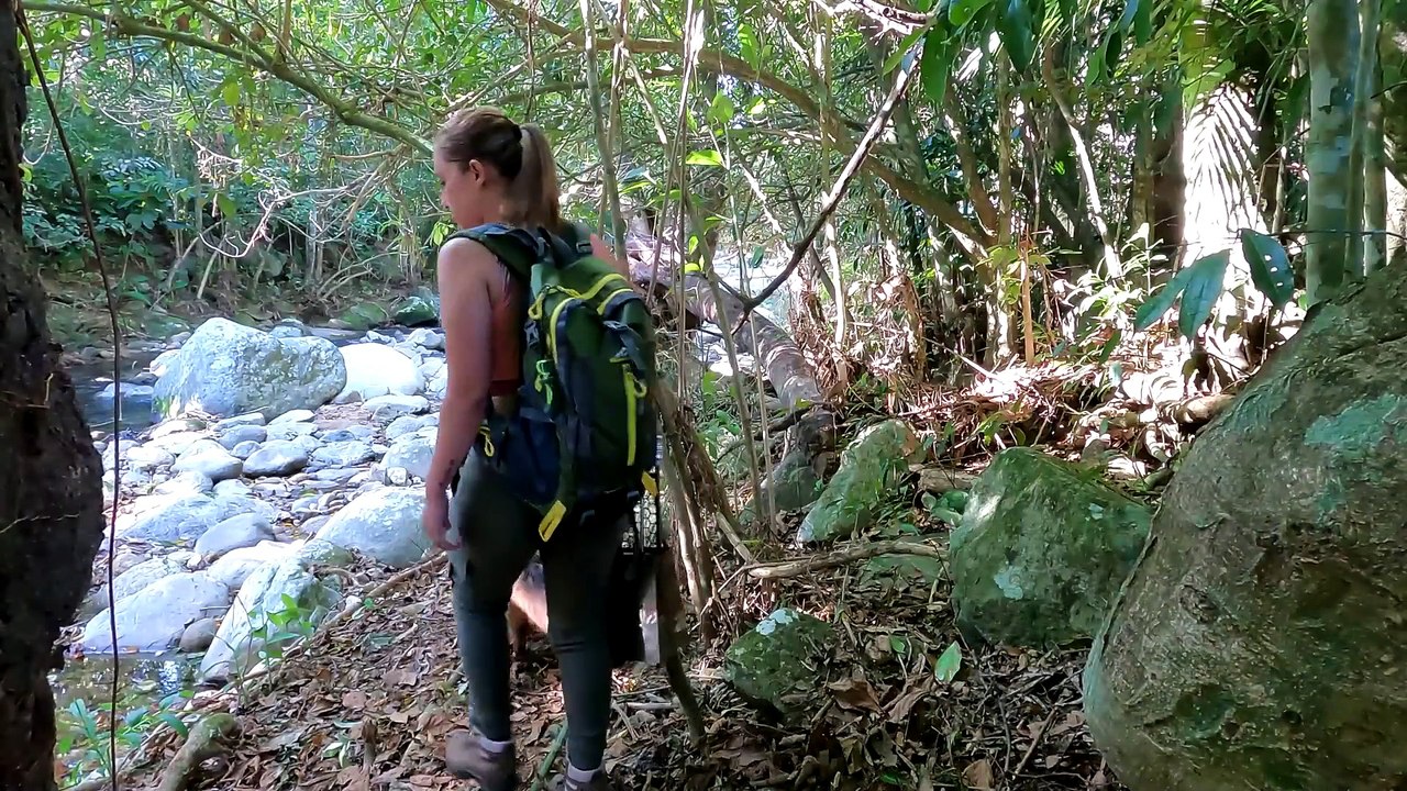 OUTDOOR BARBECUE - Brazilian girl relaxing and cooking a delicious barbecue - ASMR