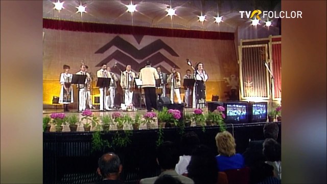 Leontina Pop - Ramai, satule, frumos (Tezaur folcloric - arhiva TVR)