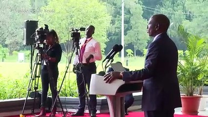 El presidente de Kenia destituye a casi todo su gabinete tras las protestas