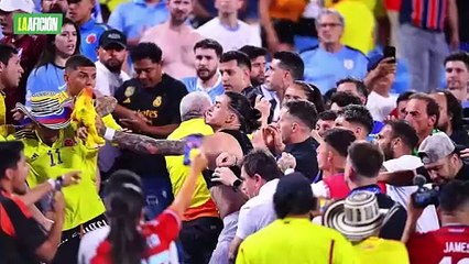 ¿Por qué se pelearon los jugadores de Uruguay con aficionados colombianos?