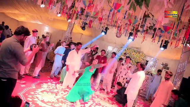 Filhaal Ta Har Koi Hai Naal Tede - Mehak Malik - Dance Performance - Shaheen Studio