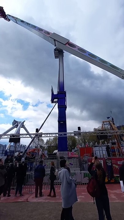 FÊTE FORAINE   Foire de GRENOBLE 2023   #grenoble  #manege #france  #foire #animation  (12)