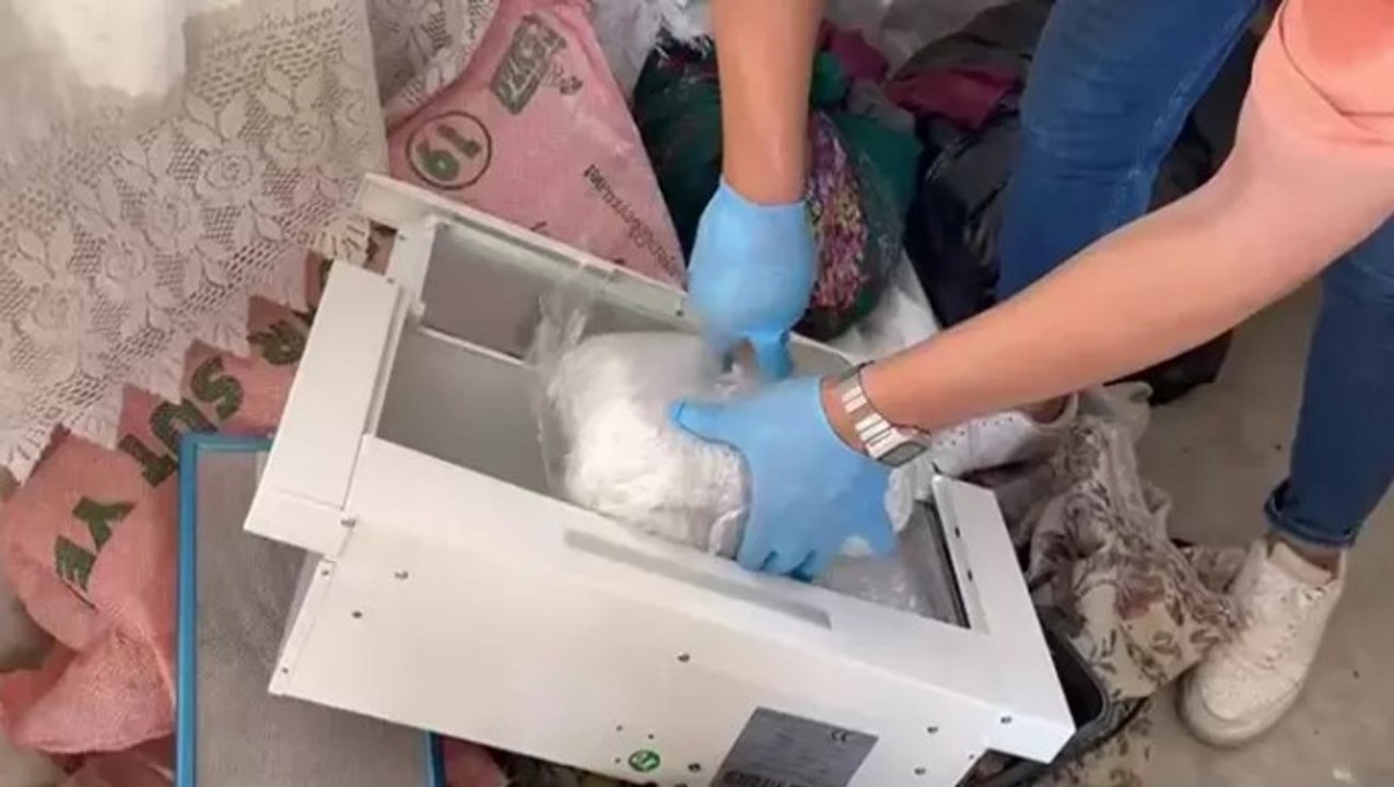 7 kilo esrarla yakalanan şüpheli, “Uygun verince 4 arkadaş toplu aldık” dedi